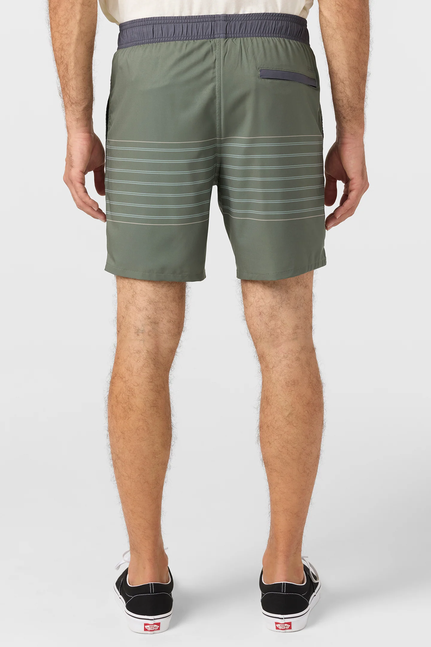 Perform Light Lined Elastic Waist 17" Hybrid Shorts - Image 4