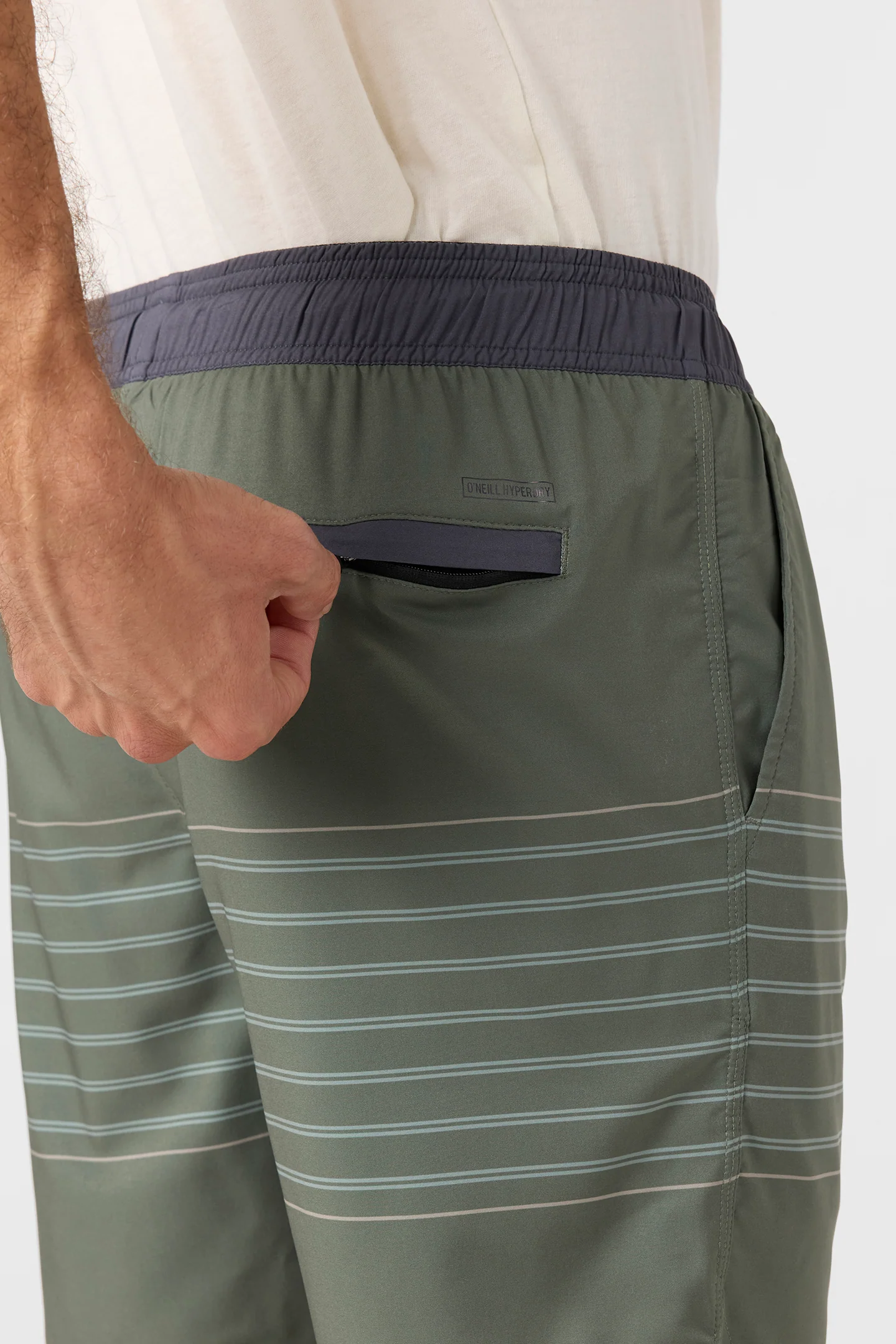 Perform Light Lined Elastic Waist 17" Hybrid Shorts - Image 5
