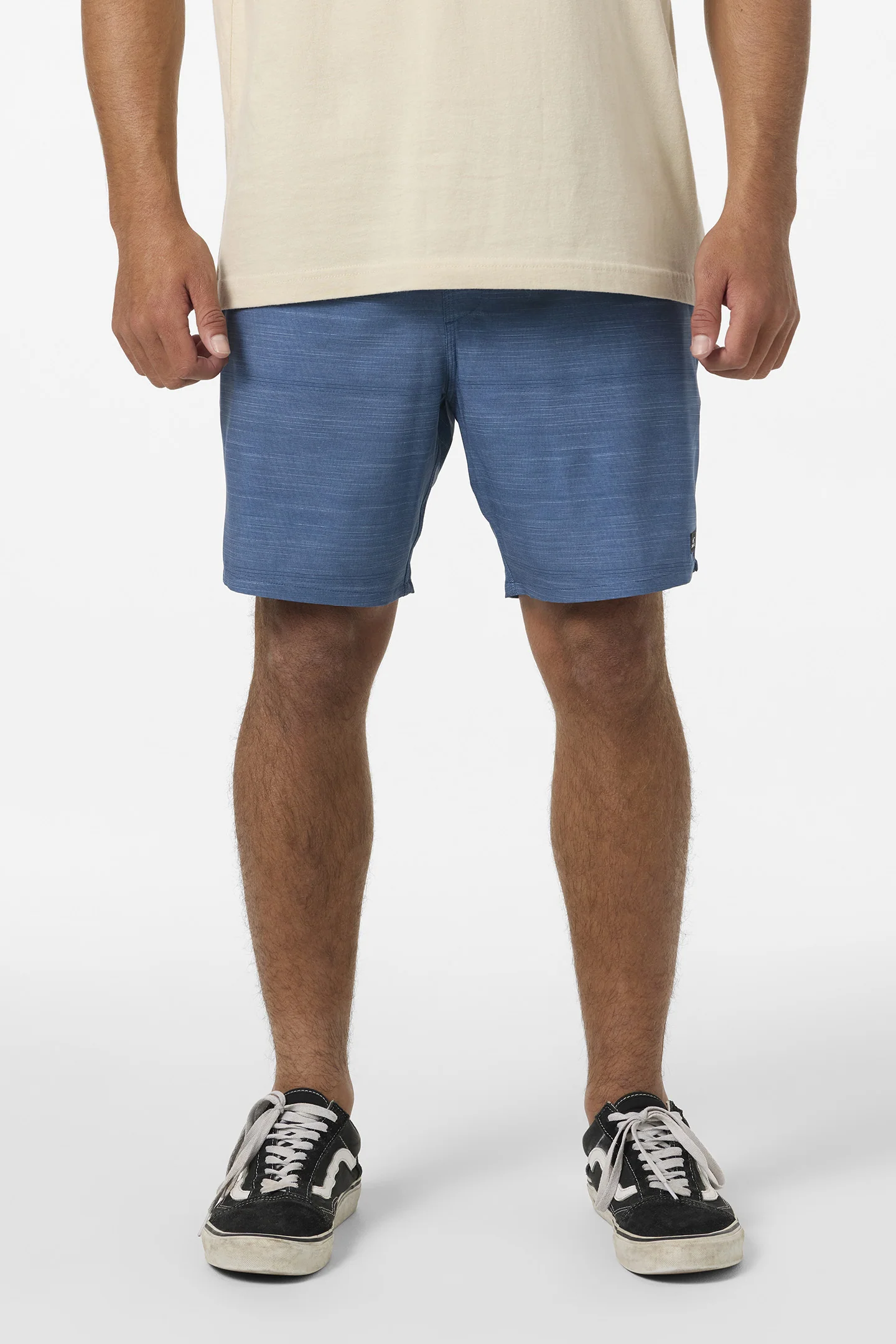Perform Light Lined Elastic Waist 17" Hybrid Shorts - Image 2