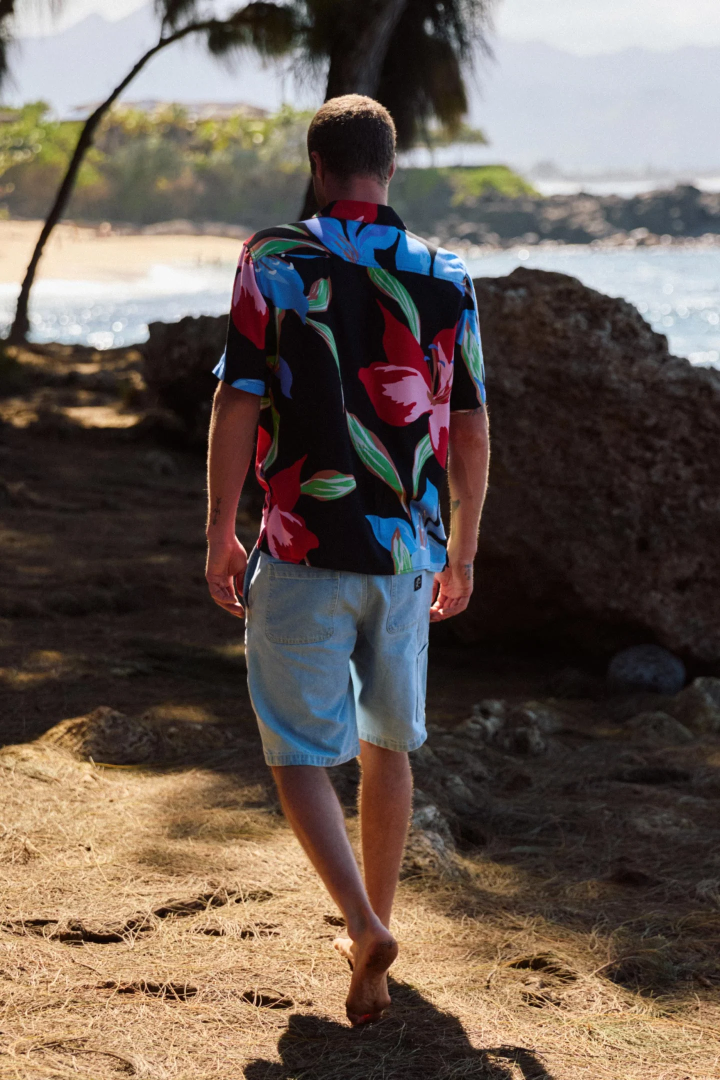 Relaxed Woven Camp Shirt - Image 2