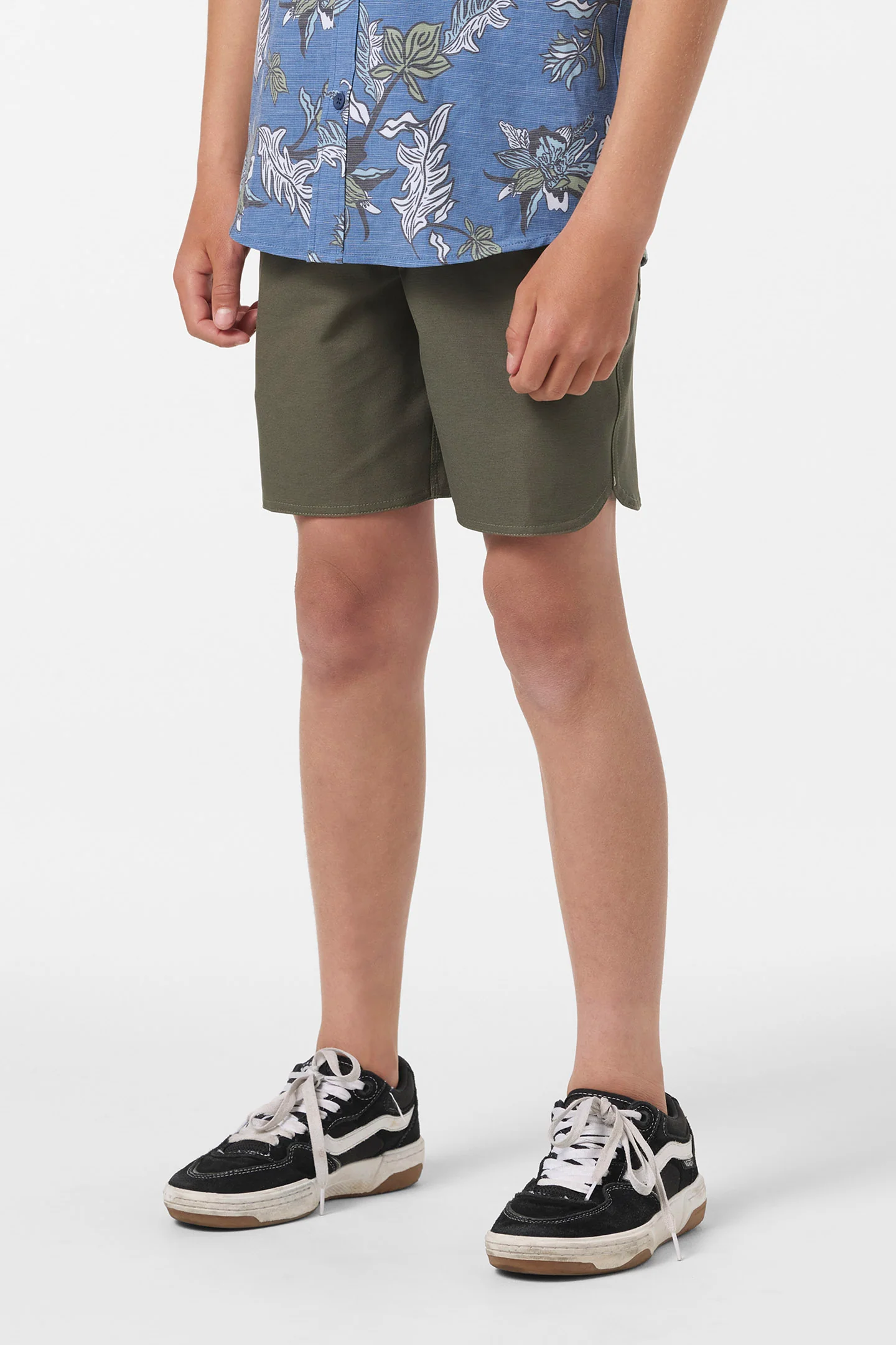 Boy's Utility Scallop Hybrid 16" Hybrid Shorts - Image 3