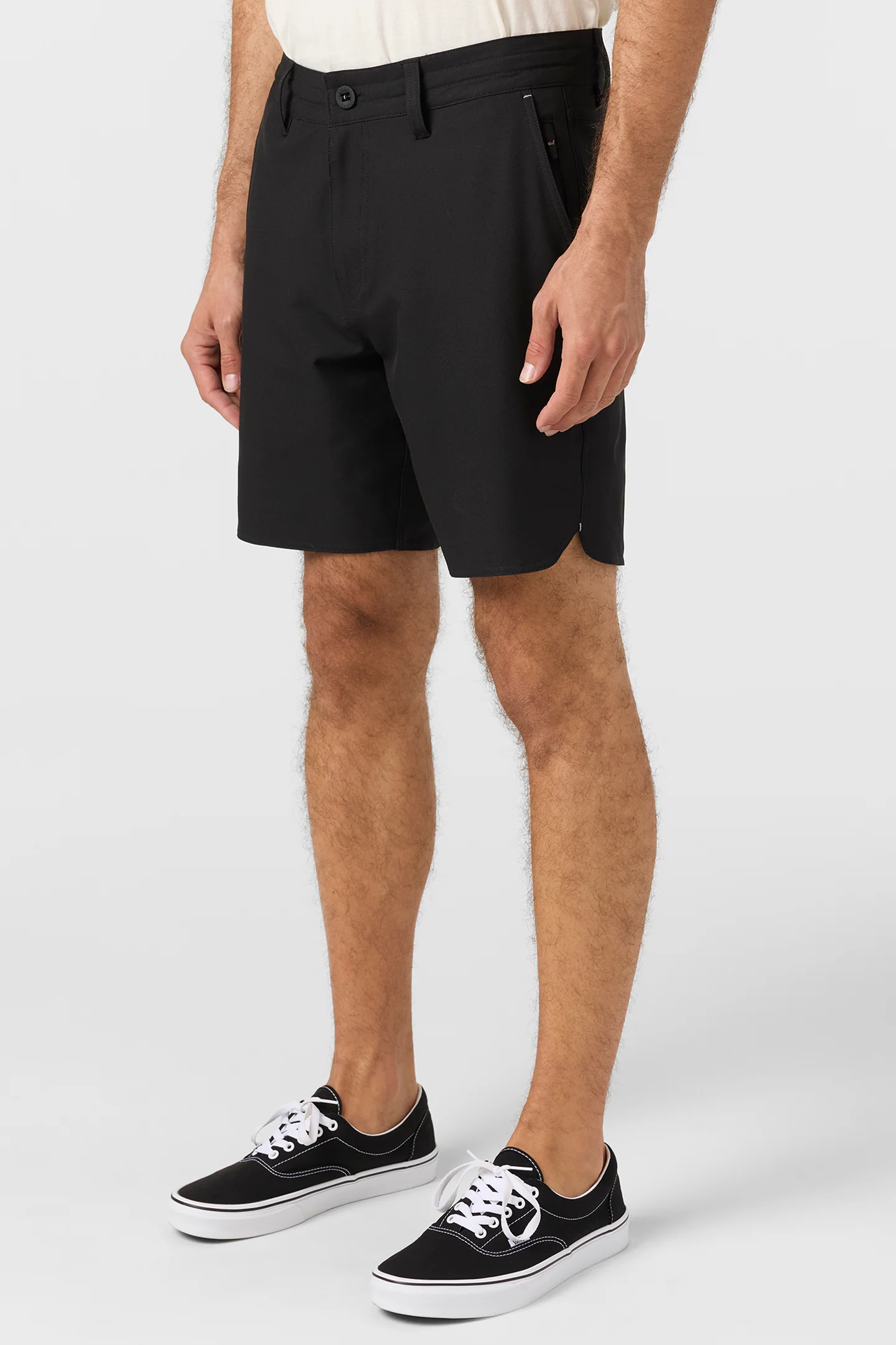 Utility Scallop Hybrid 18" Hybrid Shorts - Image 3