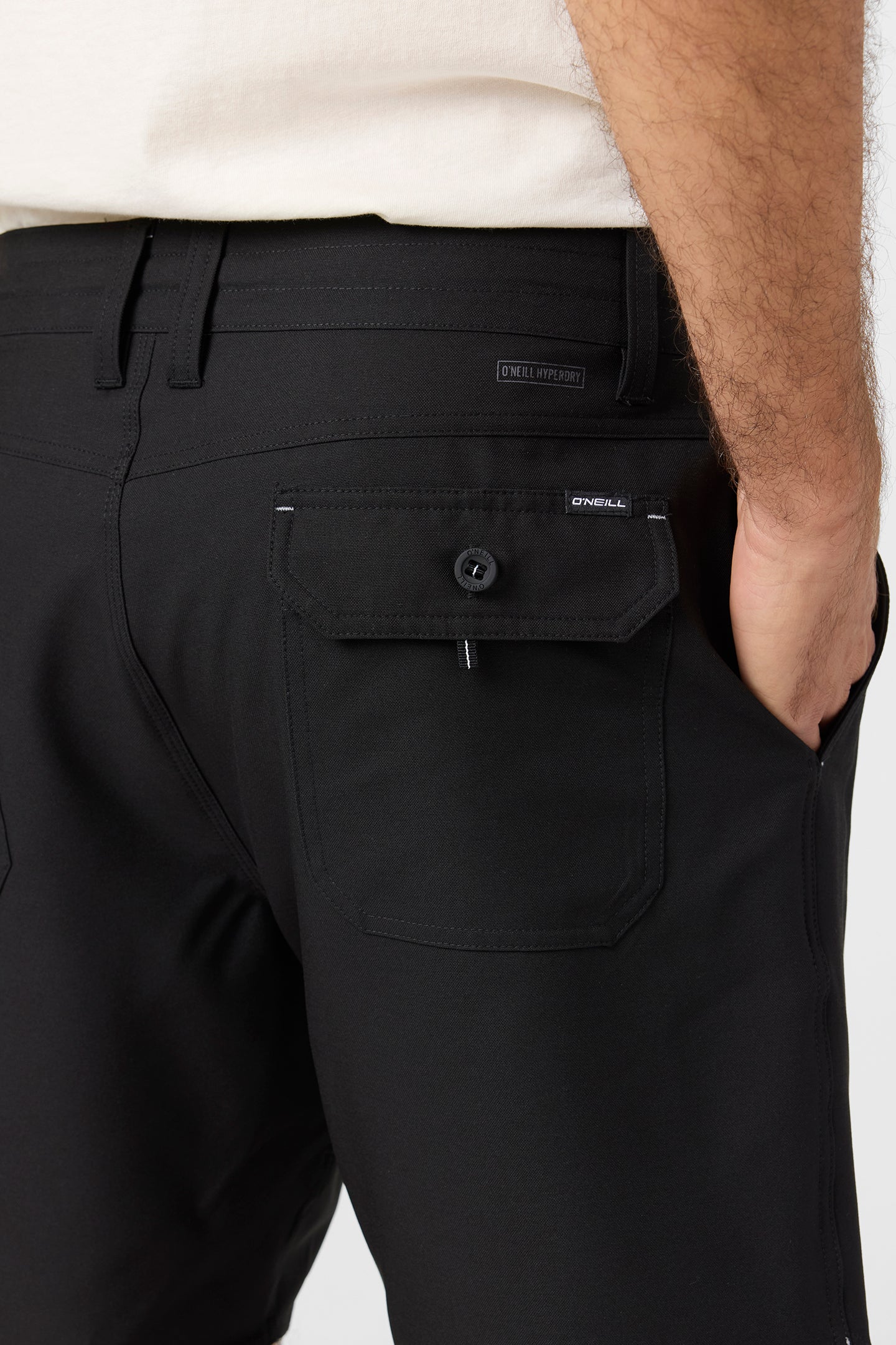 Utility Scallop Hybrid 18" Hybrid Shorts - Image 5